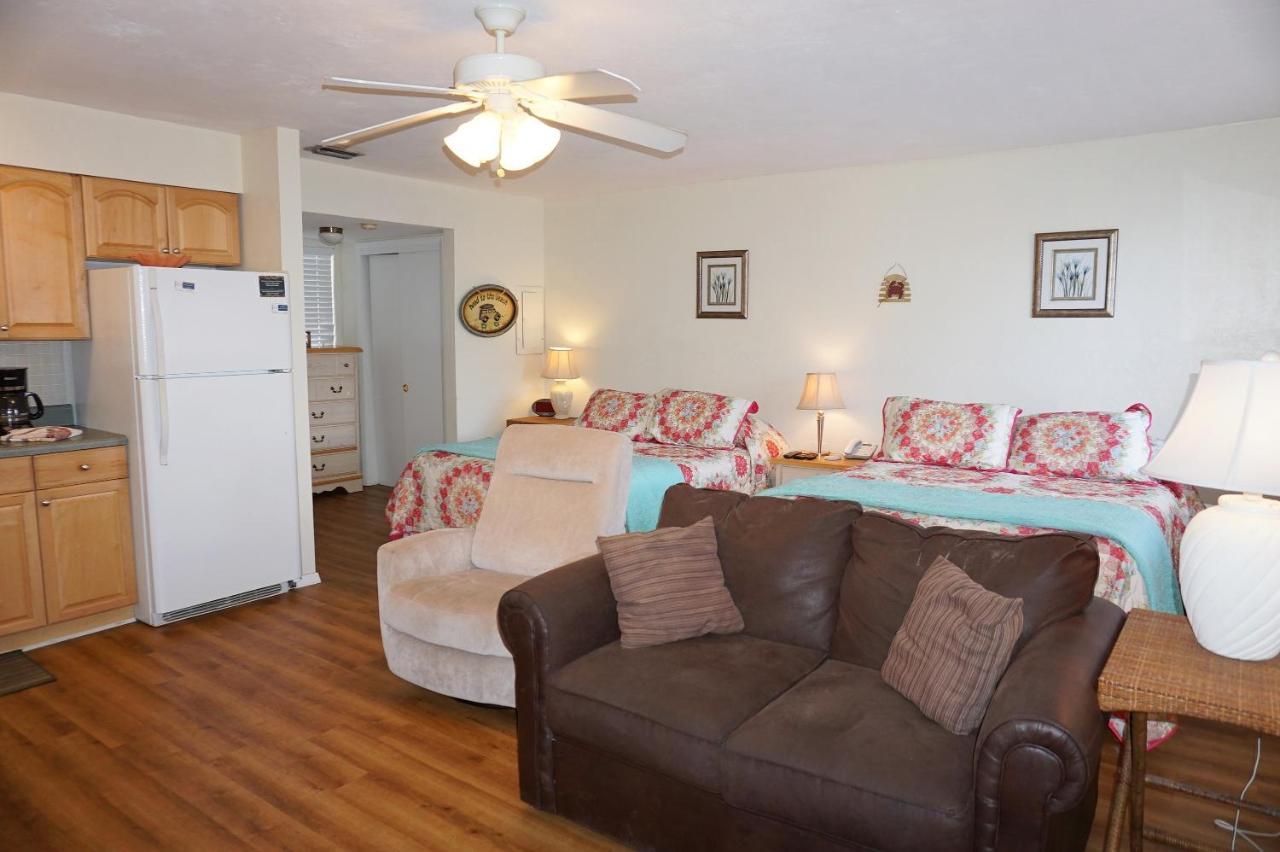 Redington Surf Resort By Travel Resort Services St. Pete Beach Extérieur photo