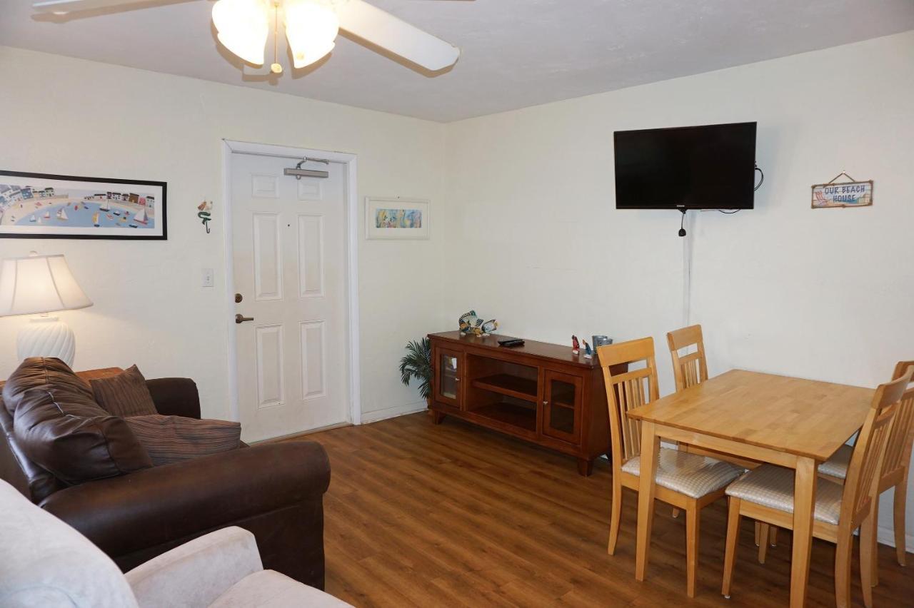 Redington Surf Resort By Travel Resort Services St. Pete Beach Extérieur photo