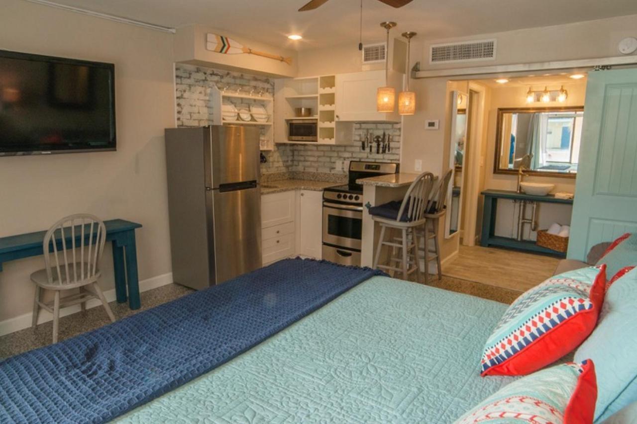 Redington Surf Resort By Travel Resort Services St. Pete Beach Extérieur photo