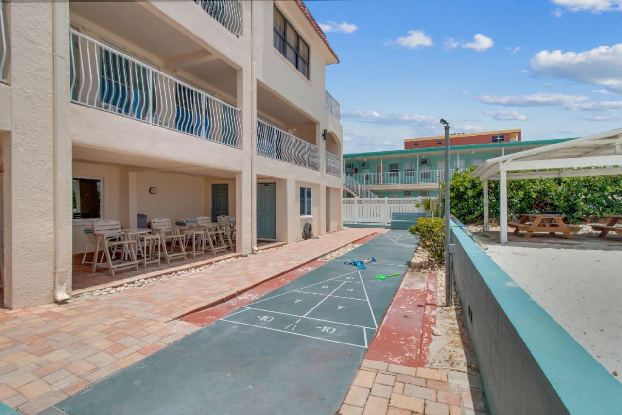 Redington Surf Resort By Travel Resort Services St. Pete Beach Extérieur photo