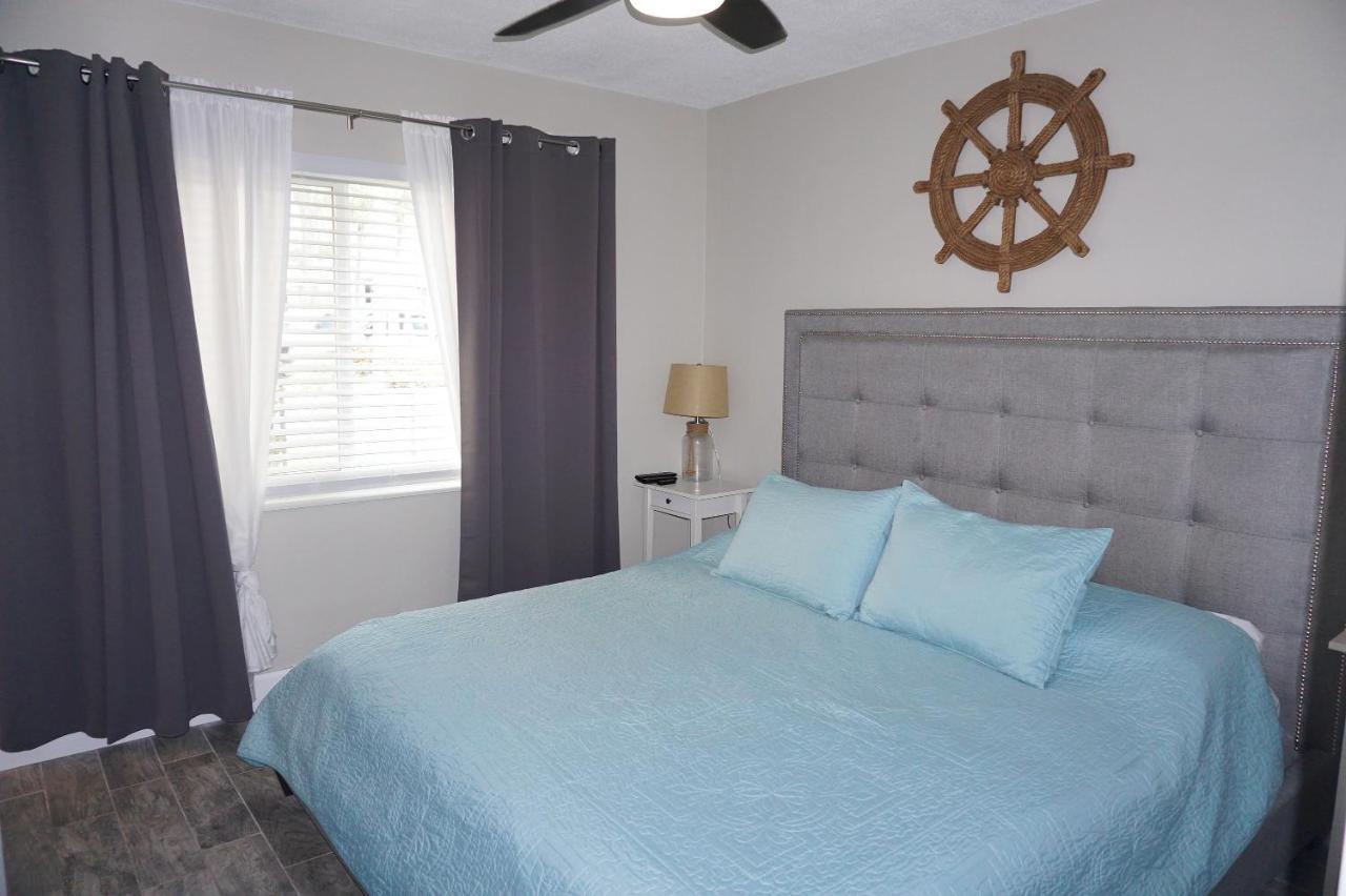Redington Surf Resort By Travel Resort Services St. Pete Beach Extérieur photo