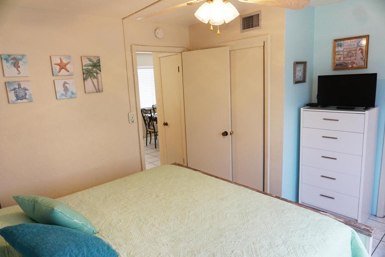 Redington Surf Resort By Travel Resort Services St. Pete Beach Extérieur photo
