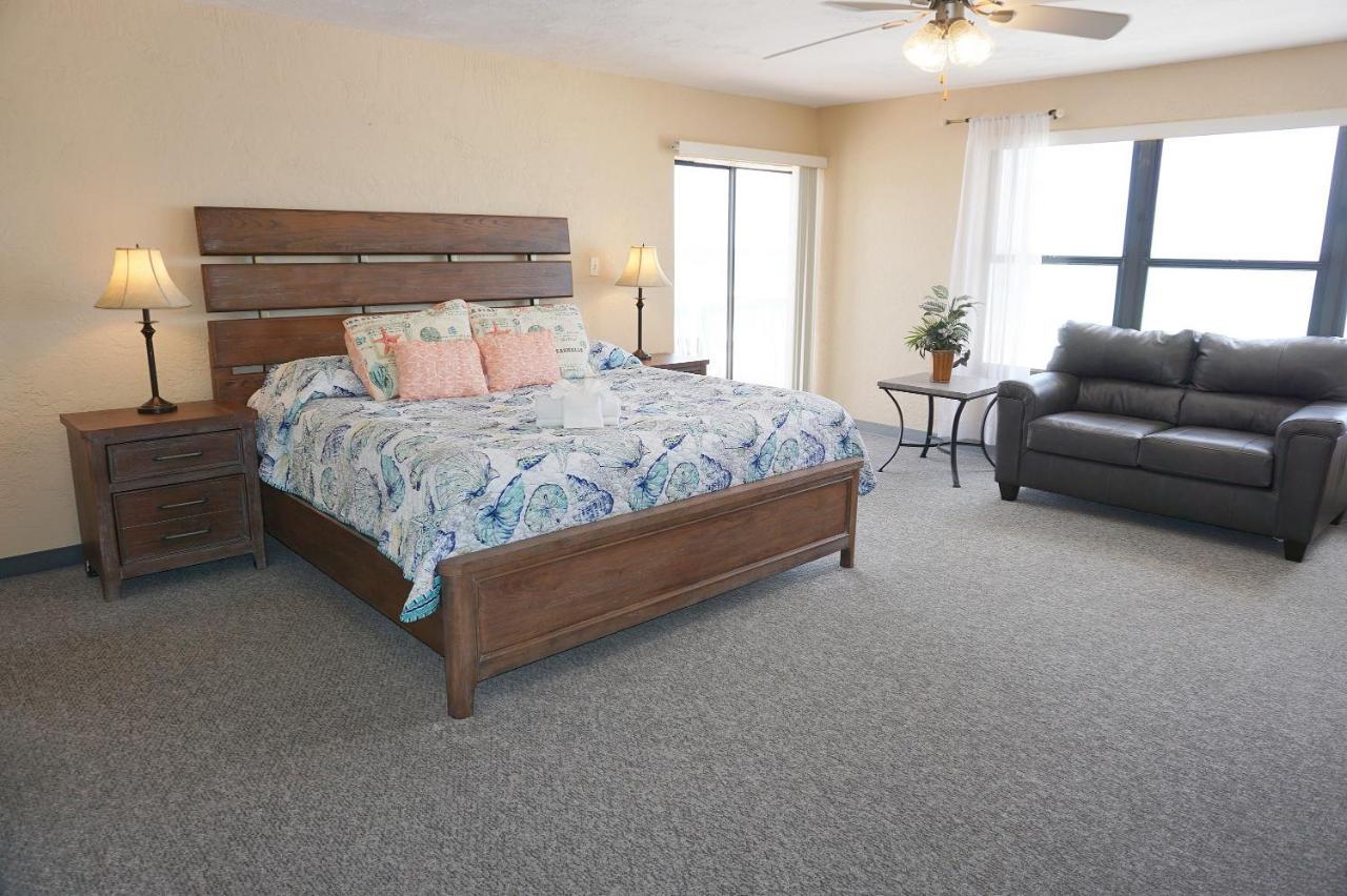 Redington Surf Resort By Travel Resort Services St. Pete Beach Extérieur photo
