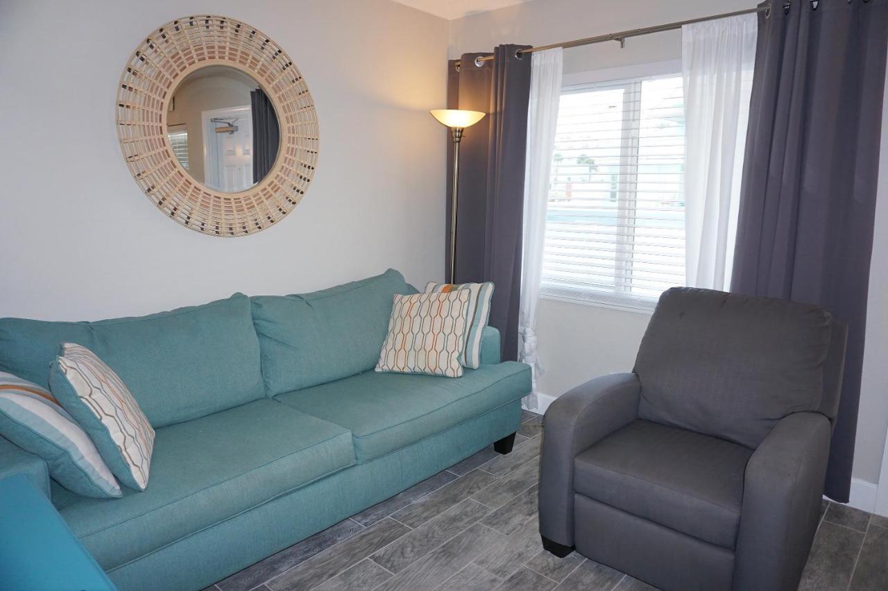 Redington Surf Resort By Travel Resort Services St. Pete Beach Extérieur photo