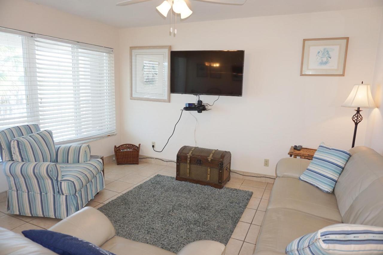 Redington Surf Resort By Travel Resort Services St. Pete Beach Extérieur photo